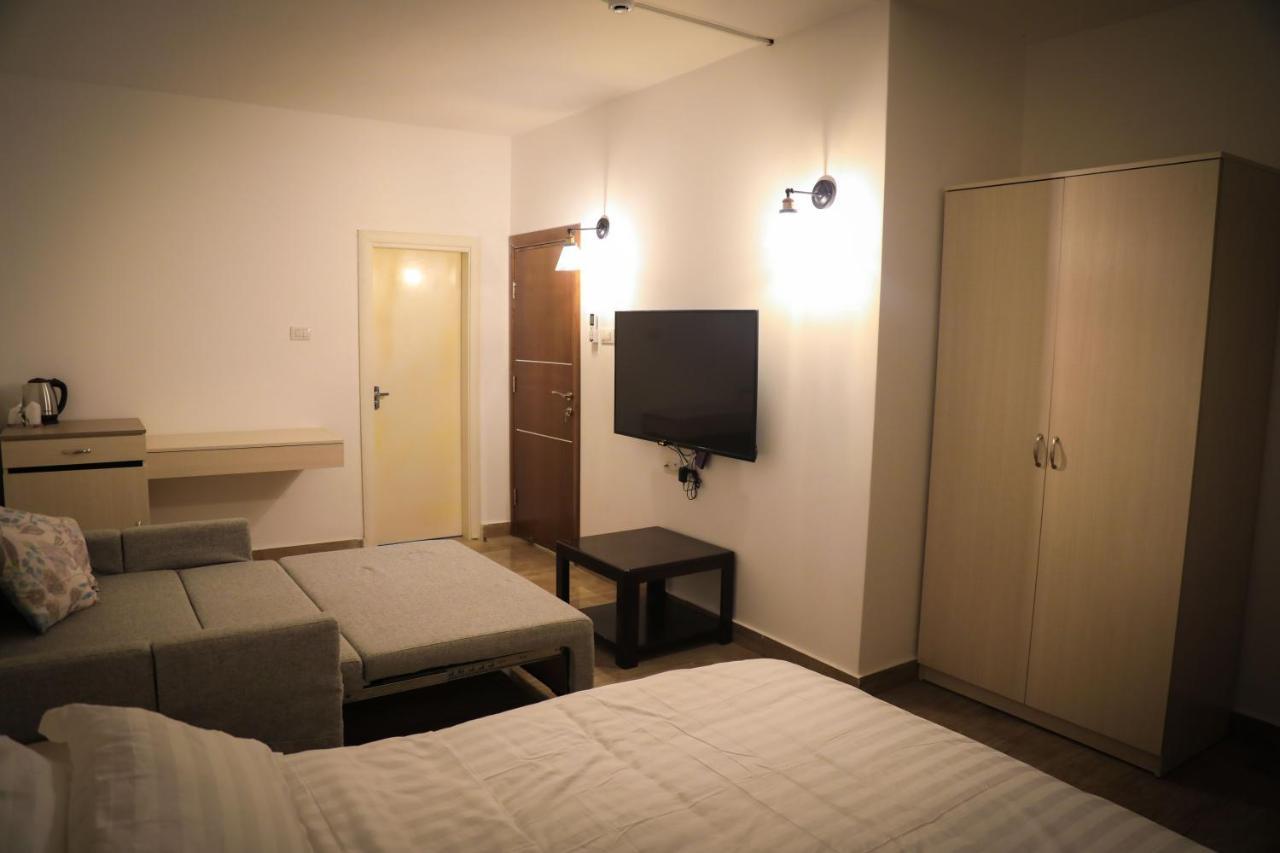 Eco Hostel รามัลเลาะห์ ภายนอก รูปภาพ